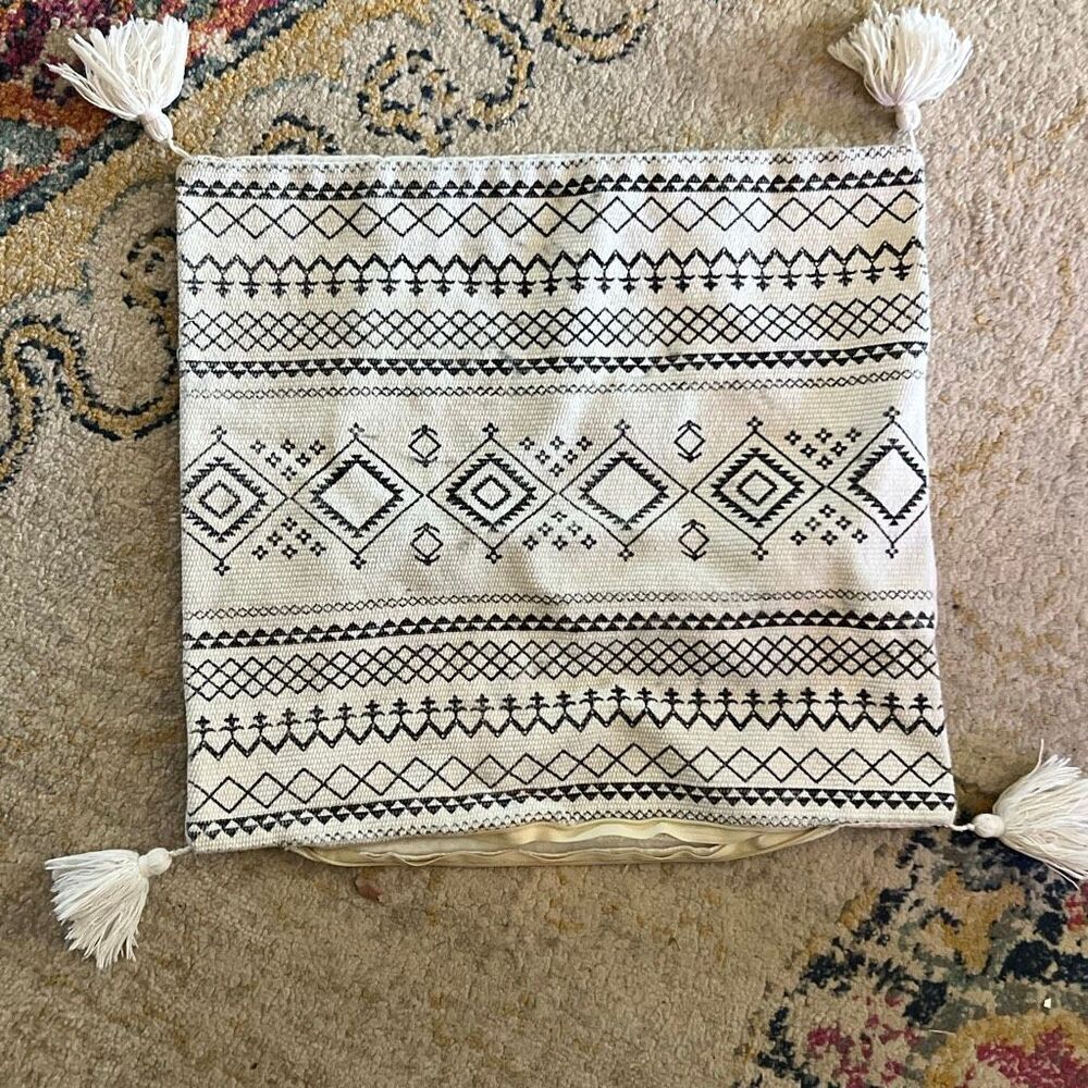Boho Decorative Pillow Cover – Black & White Geometric with Tassels